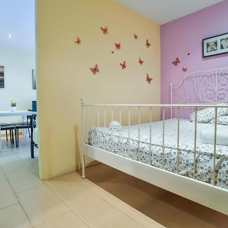 Sea & Beach Lloret * يوريت دي مار