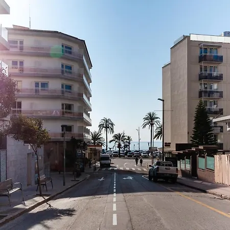 Sea & Beach Lloret * يوريت دي مار